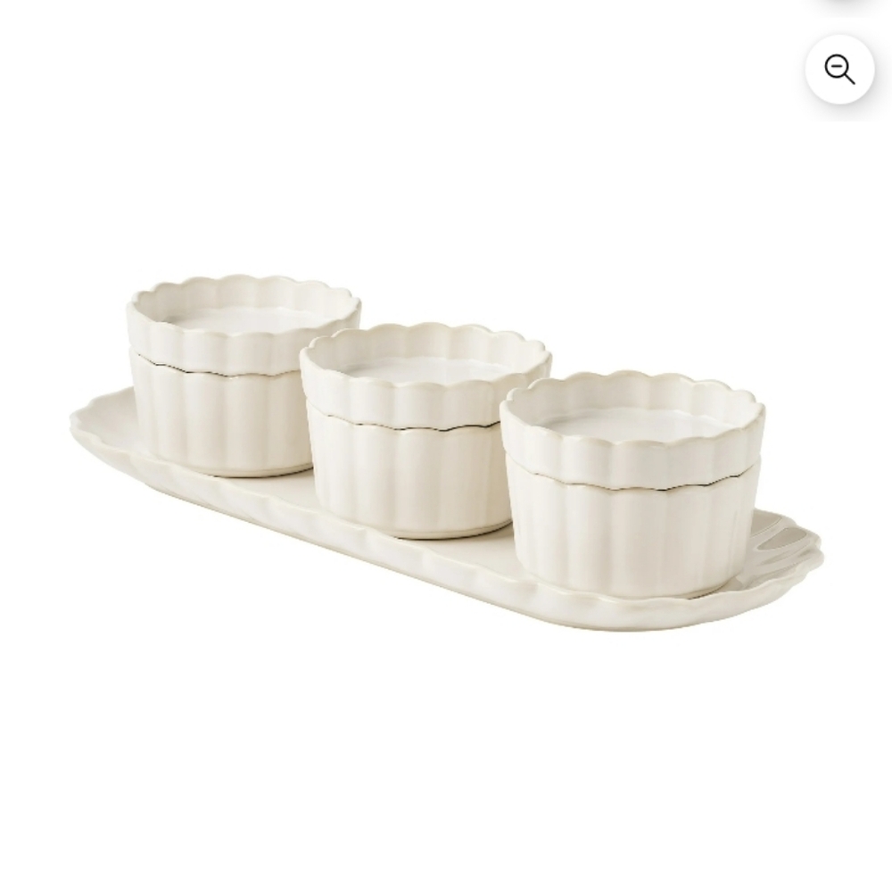 The Pioneer Woman Colette 7-Piece Stoneware Bowls with Lids & Tray